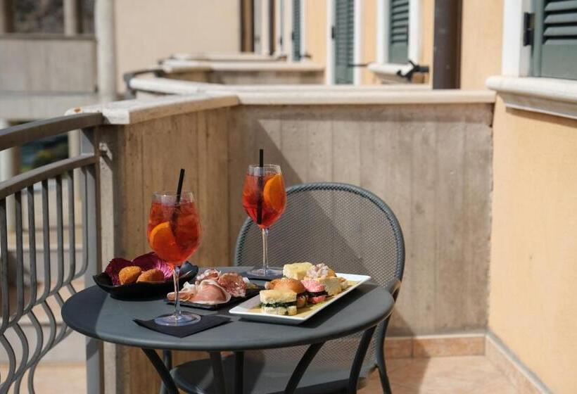 غرفة قياسية مزوَّدة بتراس, Grand Hotel Elite