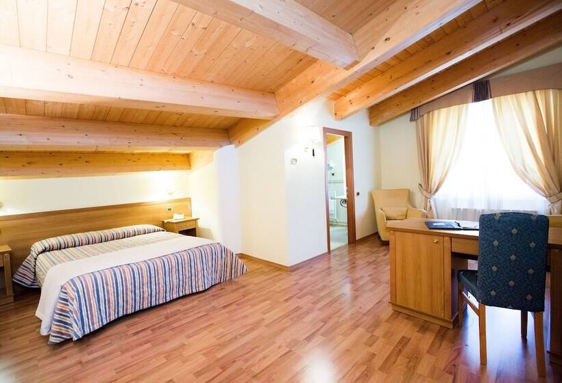 Номер Deluxe, Grand Hotel Elite