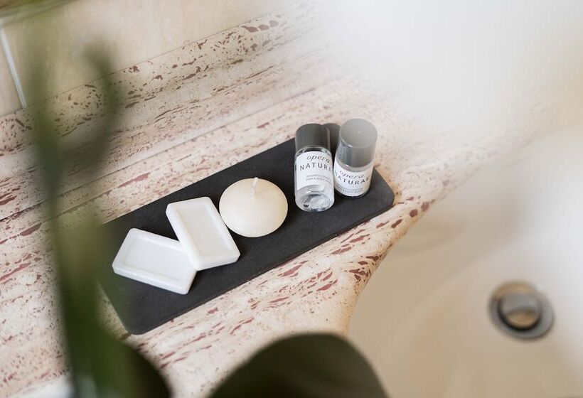 غرفة سوبيريور رباعية, Grand Hotel Elite