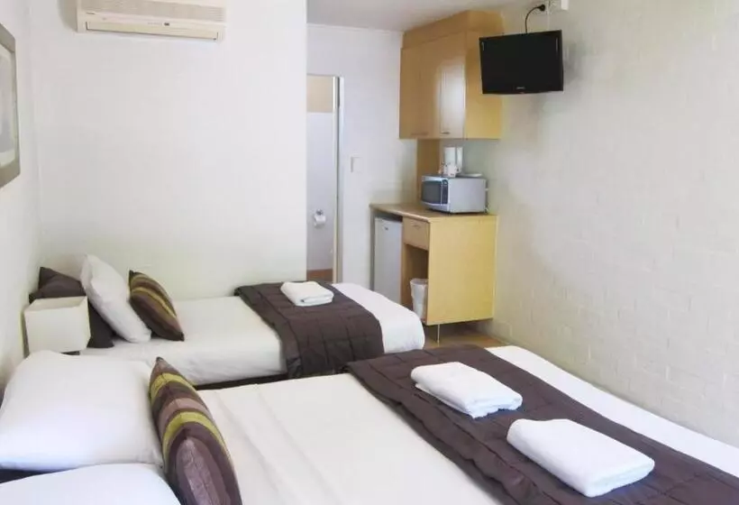 اتاق استاندارد سه نفره, Horizons Motel