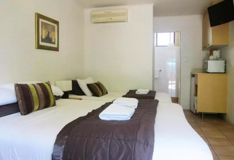 اتاق استاندارد سه نفره, Horizons Motel