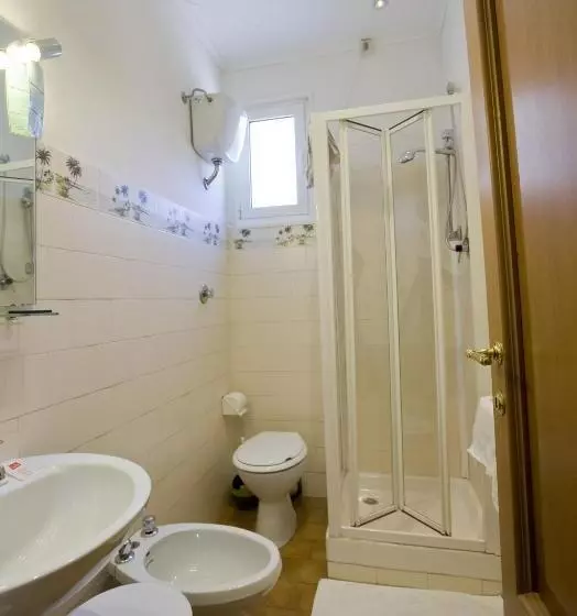 Standard Yhden Hengen Huone, Albergo Ristorante Turchino