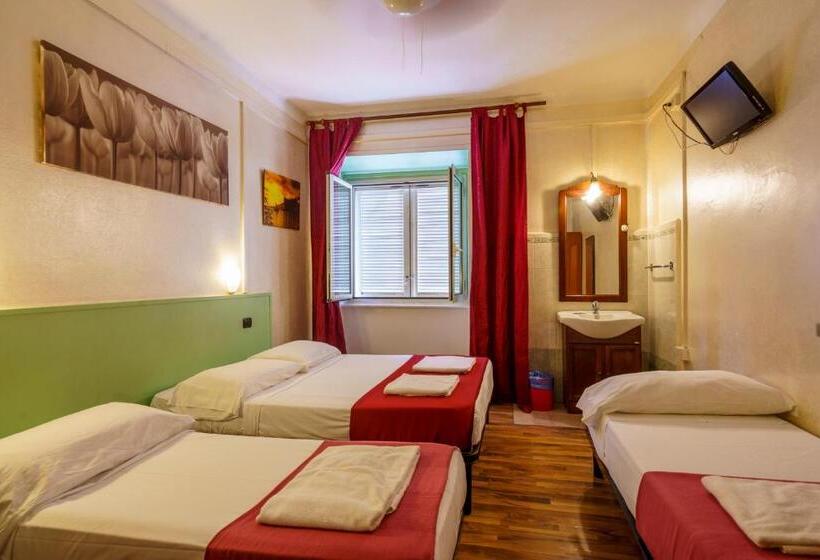 标准四人间共用浴室, America