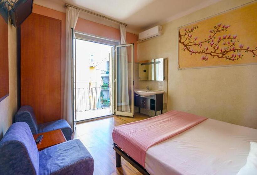 带共用浴室的标准房间, America