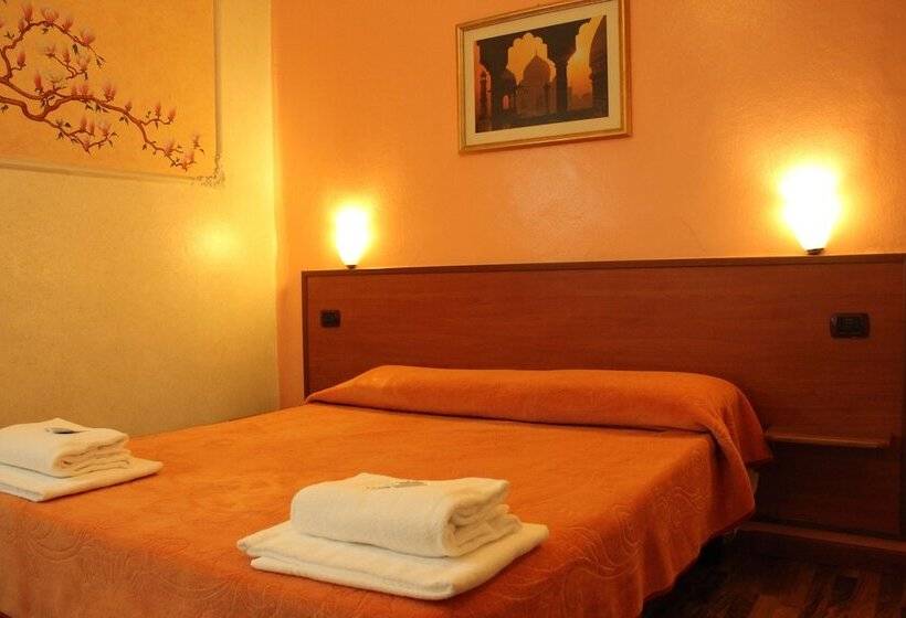 带共用浴室的标准房间, America