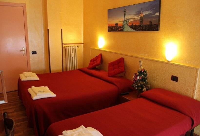 标准四人间共用浴室, America