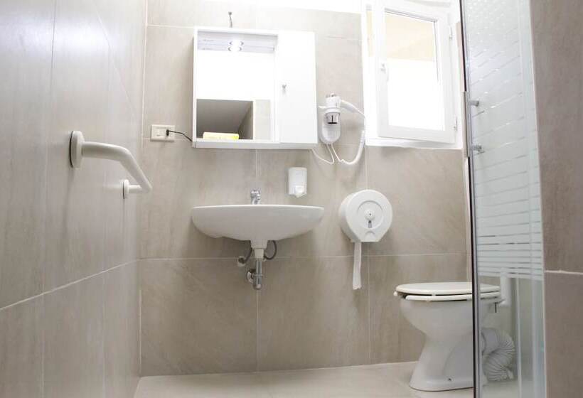 标准三人间, America