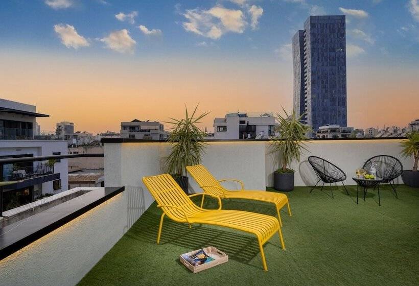 Standard Studio Terrace