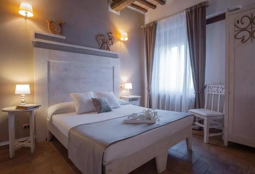 Superior Kolmen Hengen Huone, Borgo San Faustino Country Relais And Spa
