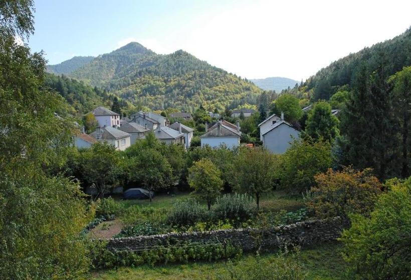 Номер Superior, Logis Hotel Restaurant Des Gorges Du Tarn