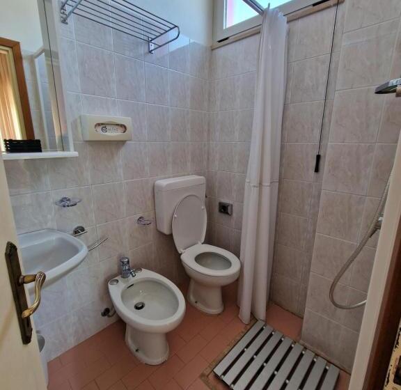 חדר סטנדרט, Di Giovanni