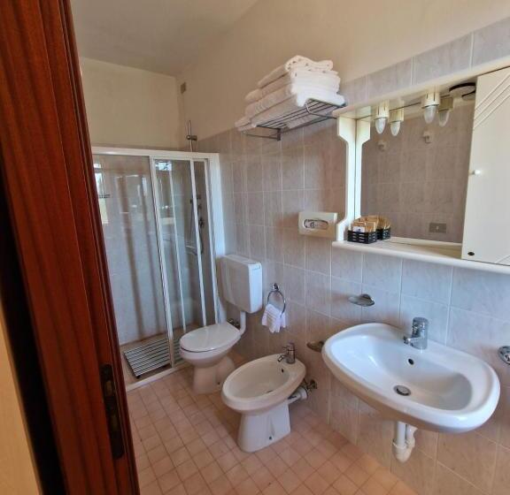 חדר סטנדרט, Di Giovanni