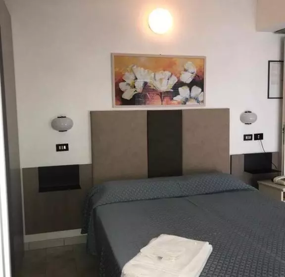اتاق اکونومی, Elite Cattolica