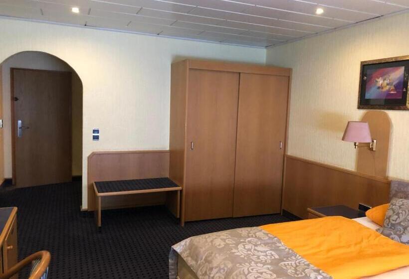 标准三人间, Heideparadies