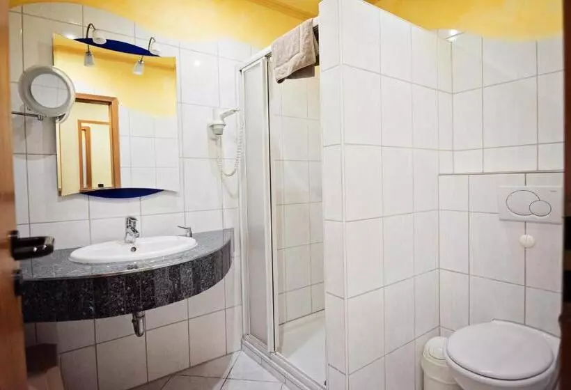 Standard Neljän Hengen Huone, Heideparadies