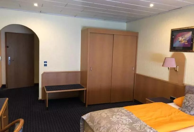 Standard Neljän Hengen Huone, Heideparadies