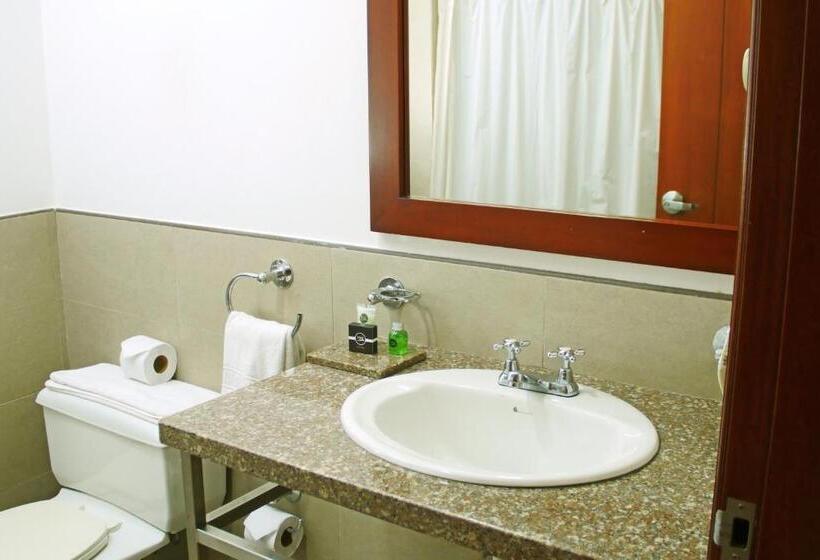 חדר סטנדרט יחיד, Hm International