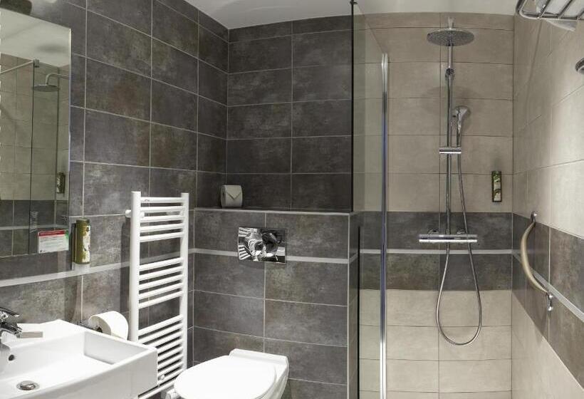 חדר קלאסי, La Table De Gustave