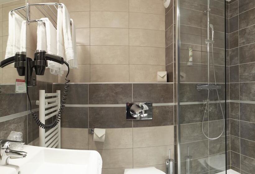 חדר קלאסי, La Table De Gustave