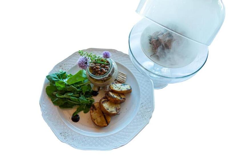 اتاق اکونومی, Locanda Poggioleone