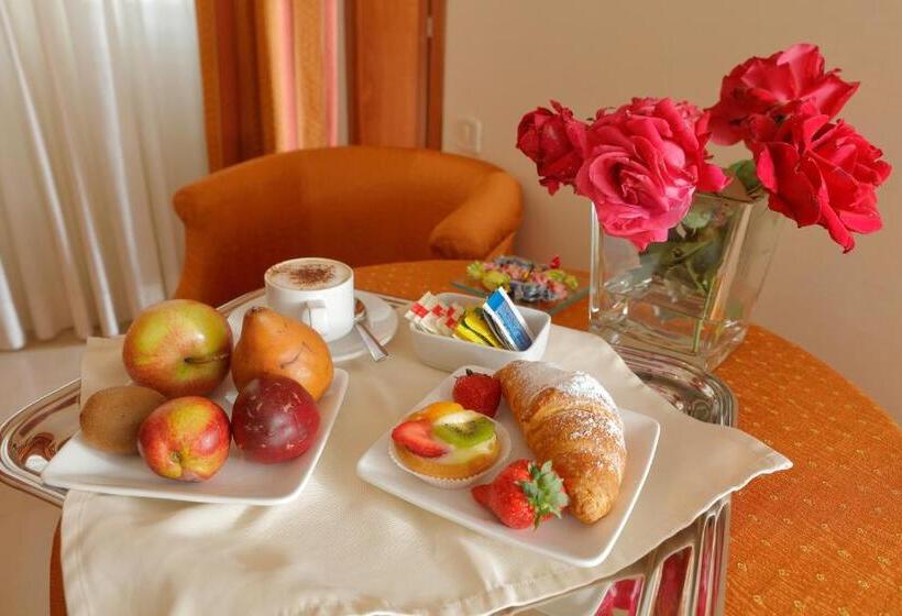 סוויטת ג'וניור, Michelangelo