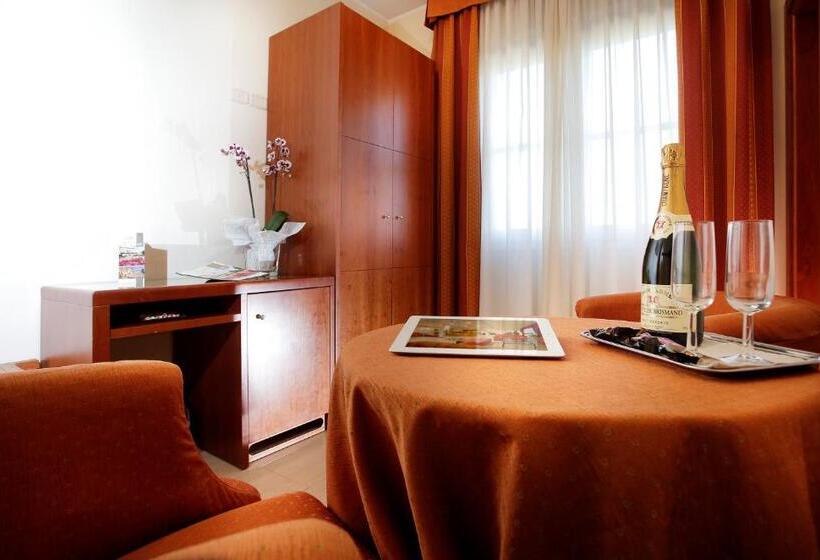 סוויטת ג'וניור, Michelangelo