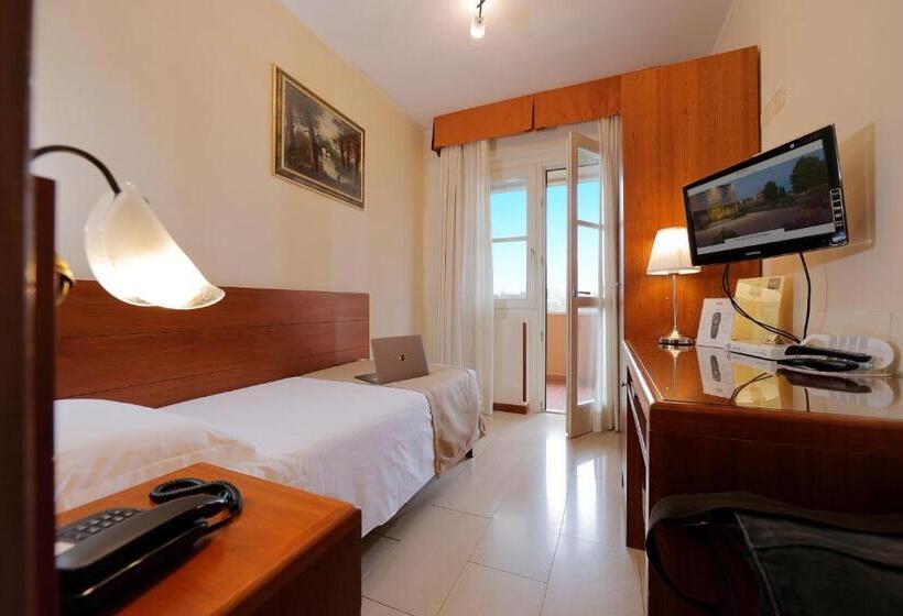 חדר סטנדרט יחיד, Michelangelo