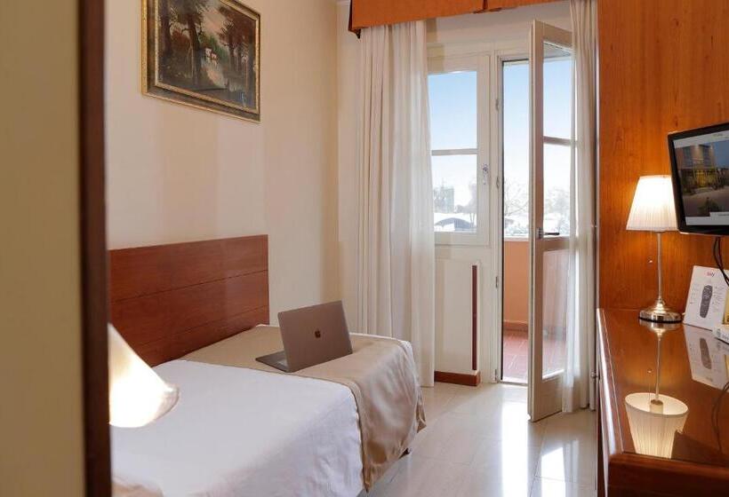 חדר סטנדרט יחיד, Michelangelo