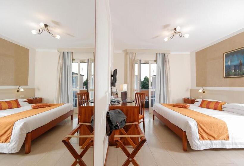 חדר סופריור עם מרפסת, Michelangelo