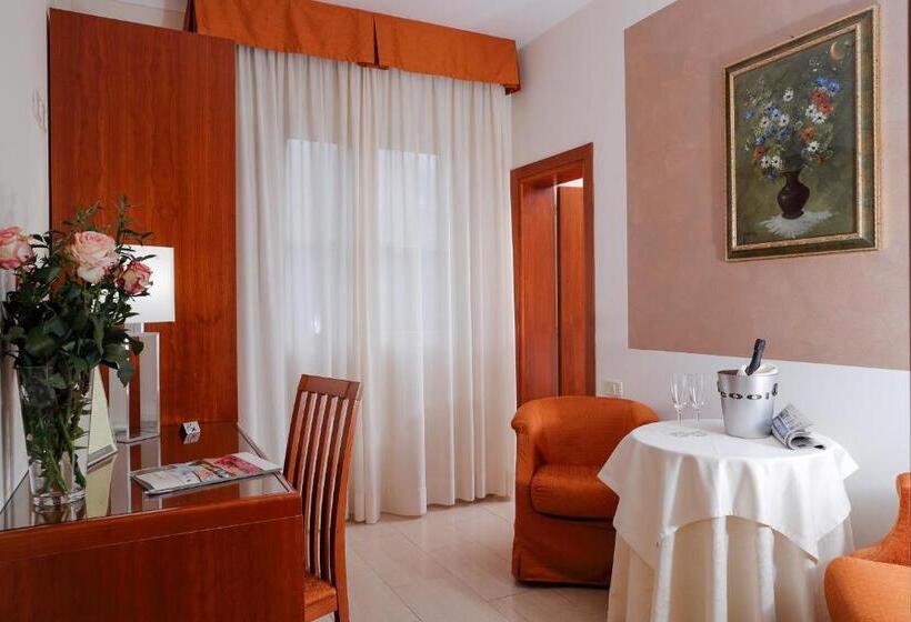 סוויטת ג'וניור, Michelangelo