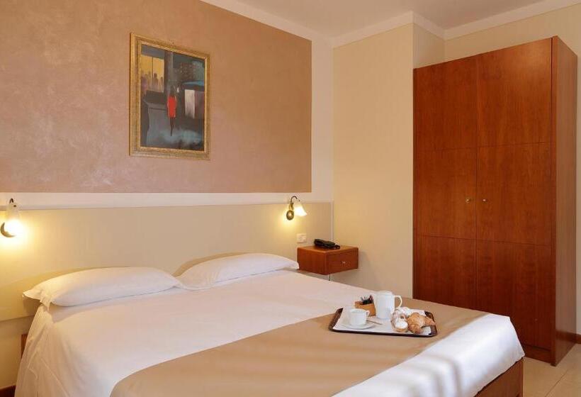 חדר סטנדרט, Michelangelo