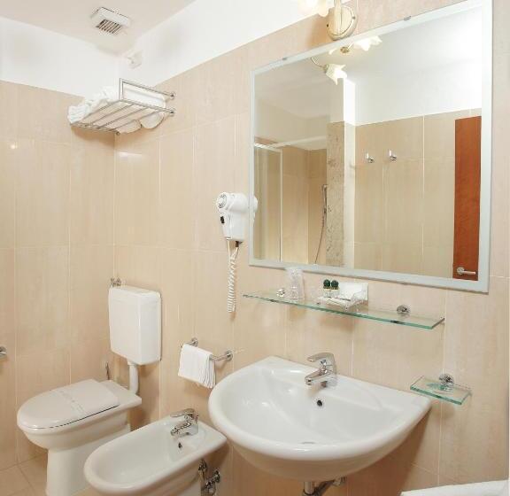 חדר סופריור עם מרפסת, Michelangelo