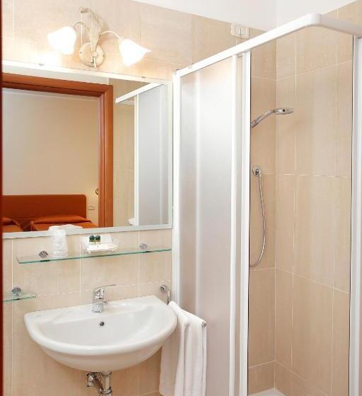 חדר סטנדרט, Michelangelo