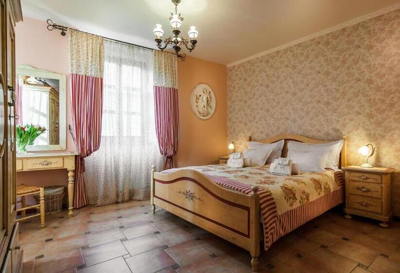 חדר סטנדרט לשלושה, Monte Cristo