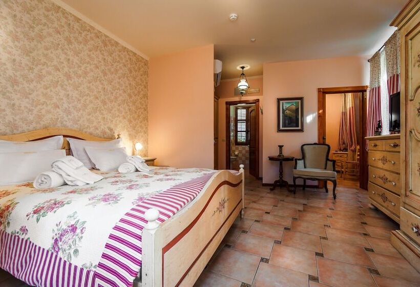 חדר סטנדרט לשלושה, Monte Cristo