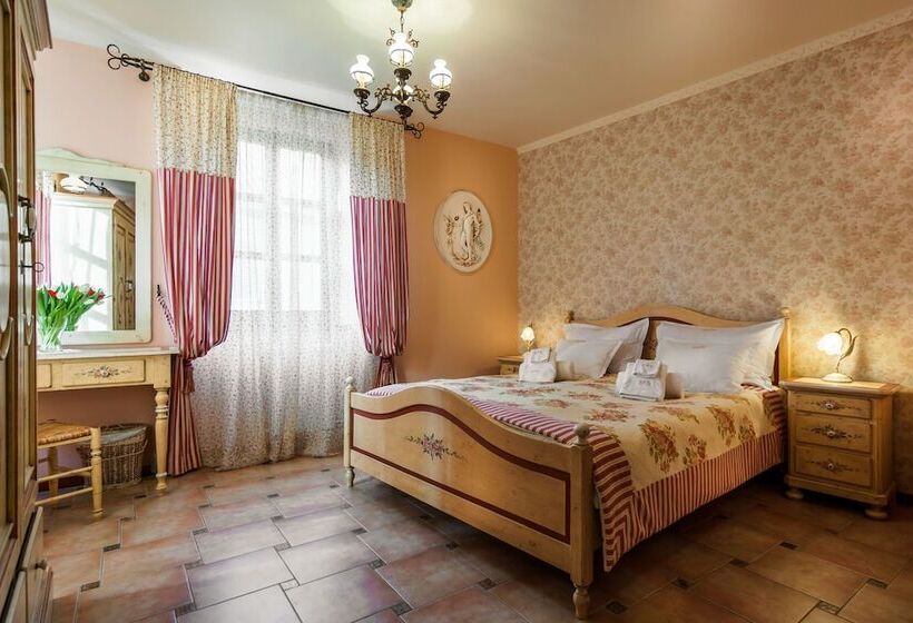 חדר סטנדרט לשלושה, Monte Cristo