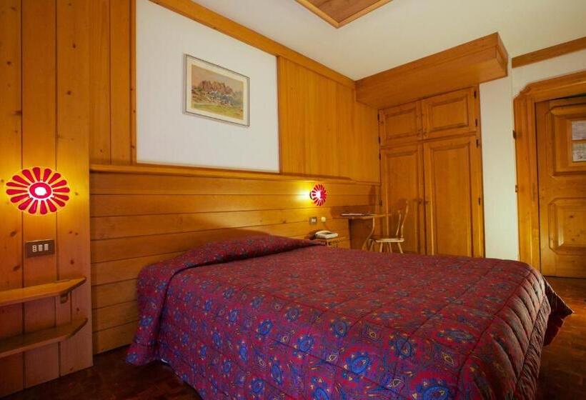 이코노미 룸, Natale