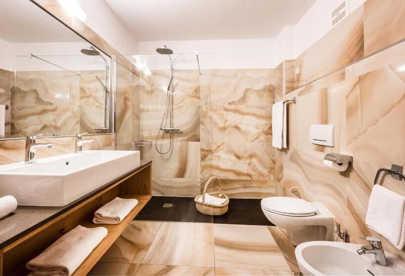 四人豪华间, Parc Hotel Miramonti