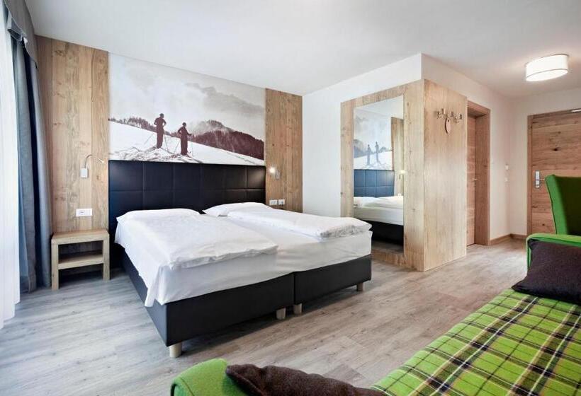 Четырехместный Номер Deluxe, Parc Hotel Miramonti