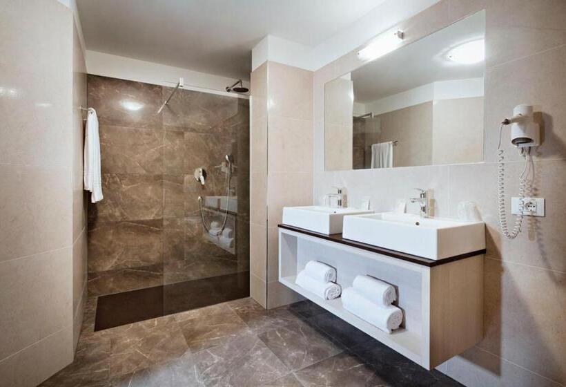 四人豪华间, Parc Hotel Miramonti