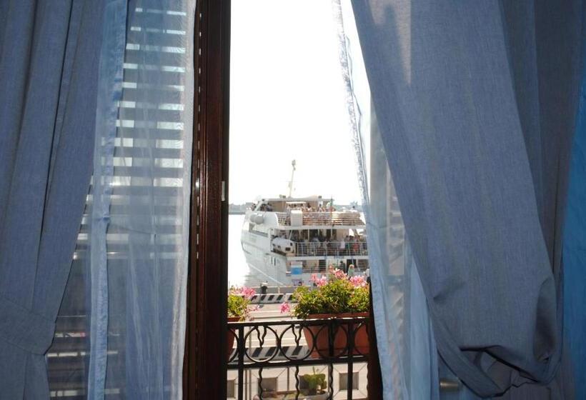 标准间带阳台, Petit