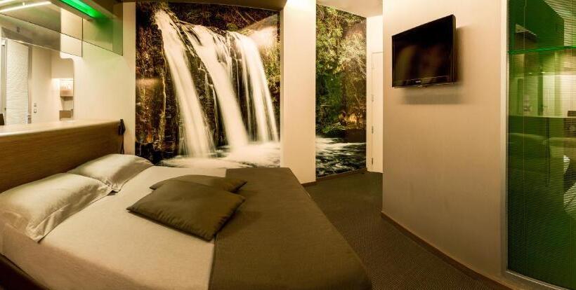 חדר קומפורט, Pineta