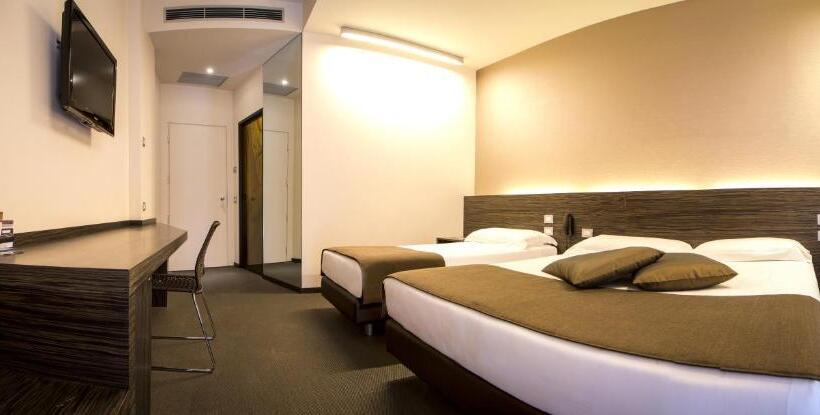 חדר סטנדרט לשלושה, Pineta