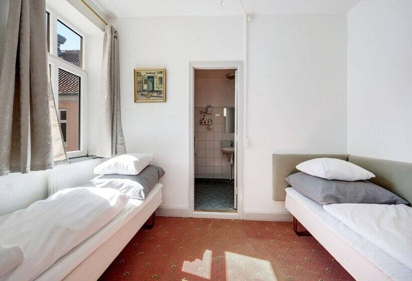 家庭间, Postgaarden