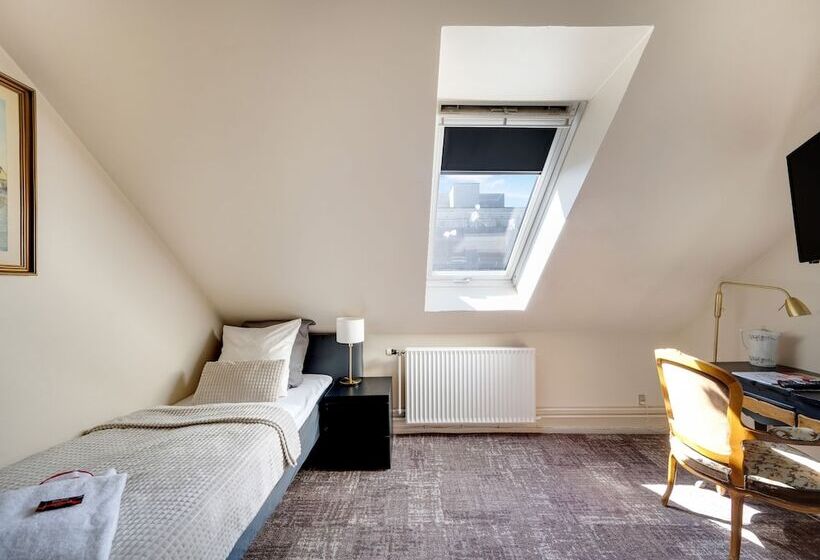 标准单人间, Postgaarden