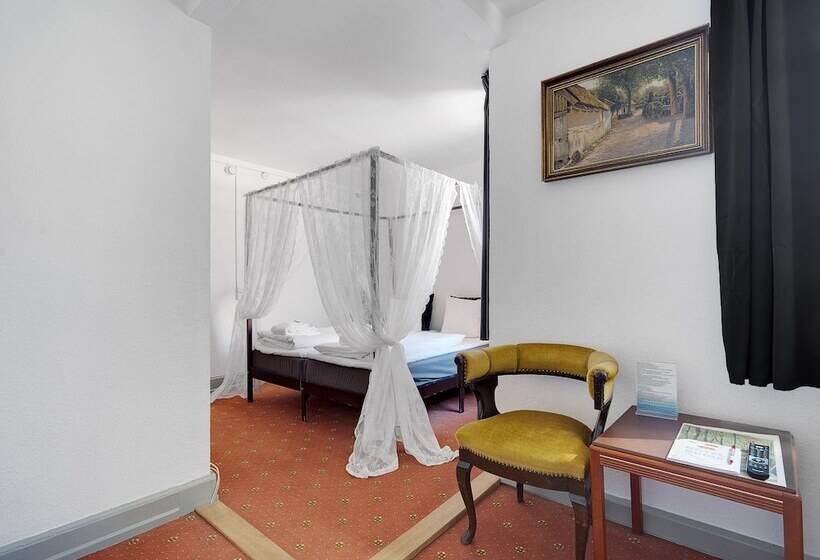 标准三人间, Postgaarden