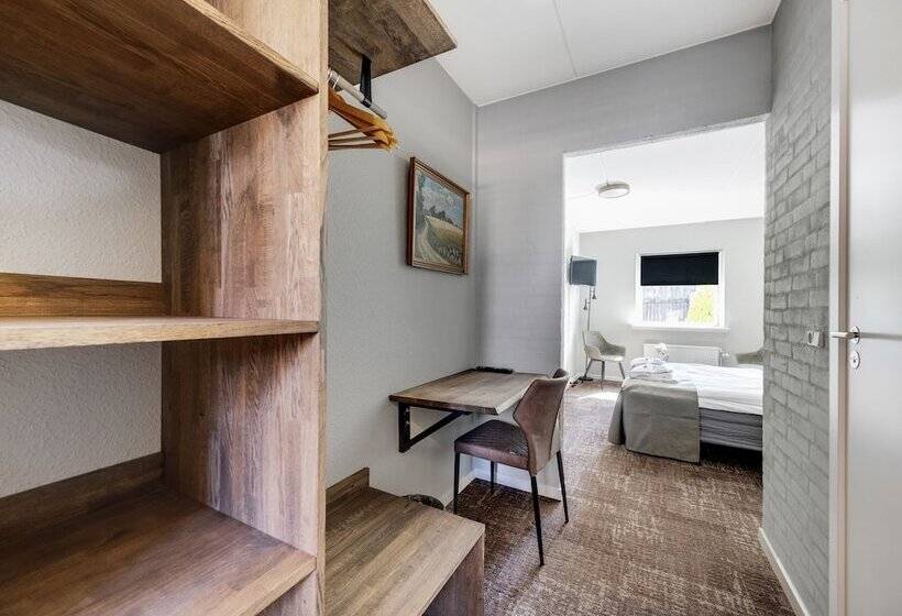 高级大房间, Postgaarden