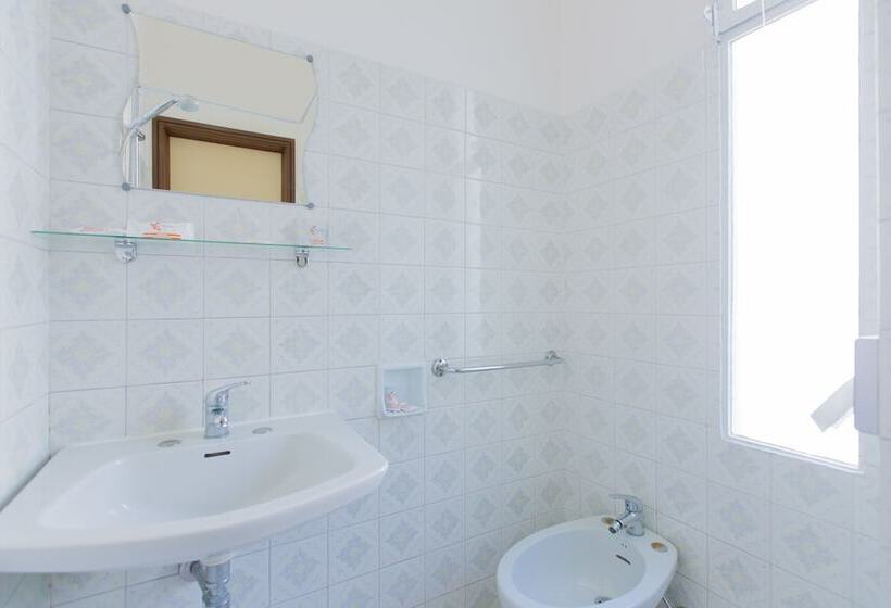 ベーシックトリプルルーム, Sahib