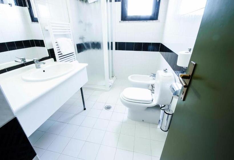 غرفة قياسية, Torre Del Sole