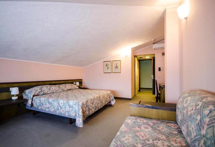 غرفة قياسية رباعية, Torre Del Sole